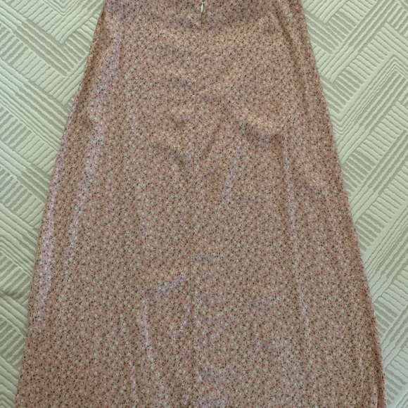 Brandy Melville phoebe skirt - Picture 2 of 2